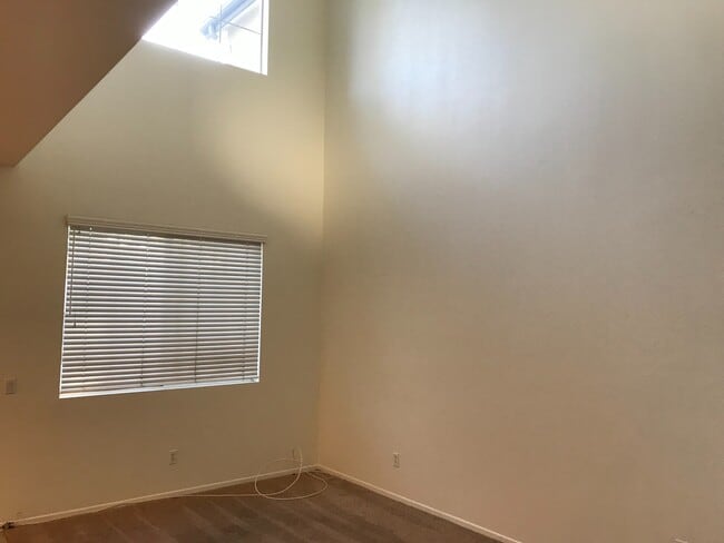 Photo - Beautiful 2 Bedrooms,  2.5 Bath Townhome with 2 Car Attached Garage in Ontario