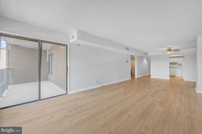 Photo - 9200 Edwards Way Apartamento Unidad 1202