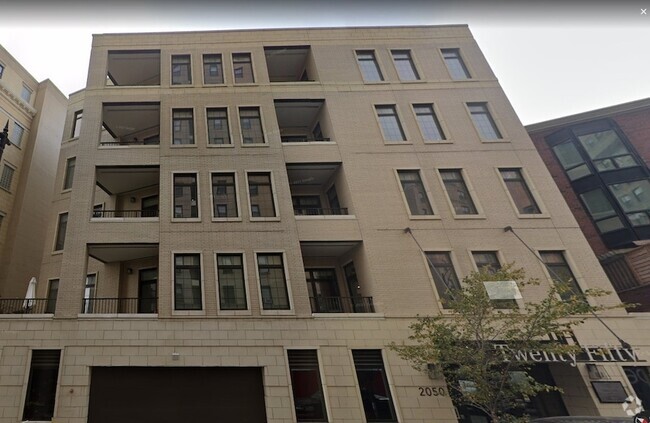 Building Photo - 2050 N Clark St Unit 303 Rental