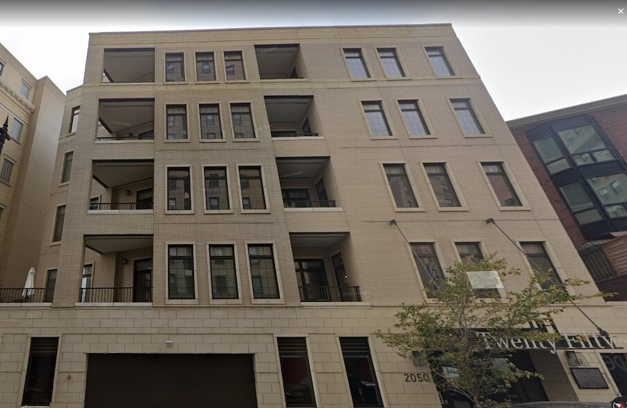 Photo - 2050 N Clark St