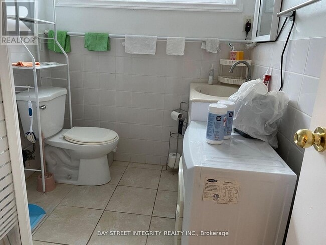 Photo - 112 Combermere Dr