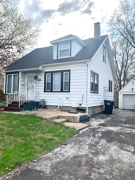Photo - 17058 Anthony Ave House