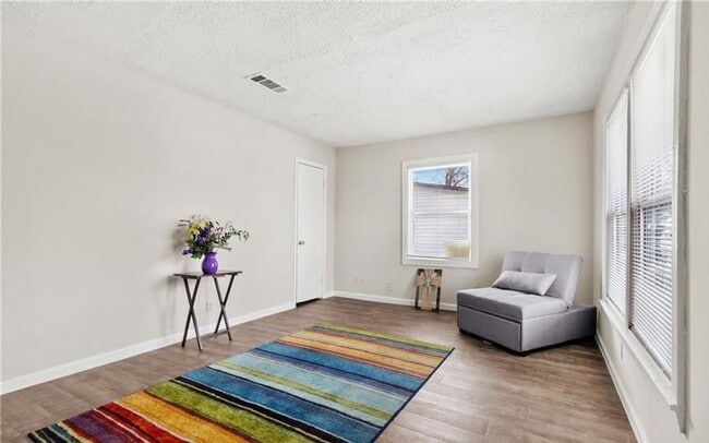 Photo - Updated 4-bedroom 2-bathroom home!  Housing accepted!!