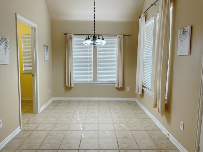 Building Photo - 3118 Autumnjoy Dr