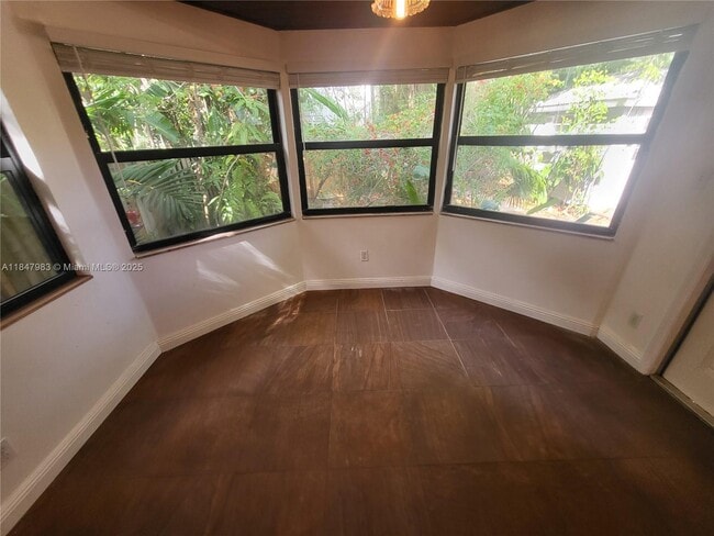 Photo - 38 SW 6th St