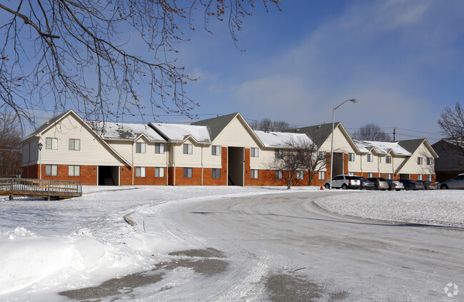 Building Photo - Lake Camelot Apartments