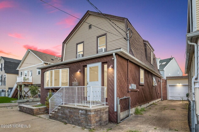 Building Photo - 49 Sea Drift Ave