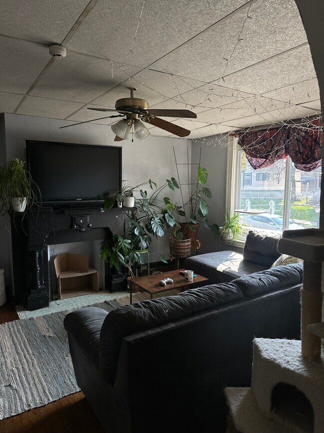 Building Photo - 107 Morewood Ave Unit 1