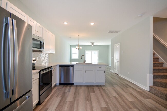 Photo - 10% off OCTOBER 2025 RENT- BEAUTIFUL! 2 Be...