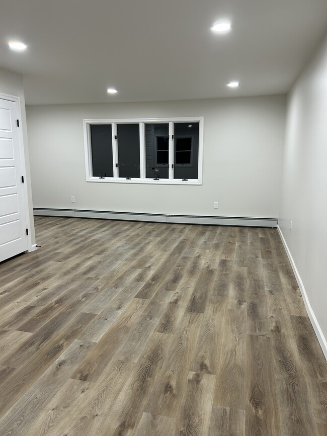 Photo - 258 Claywood Dr