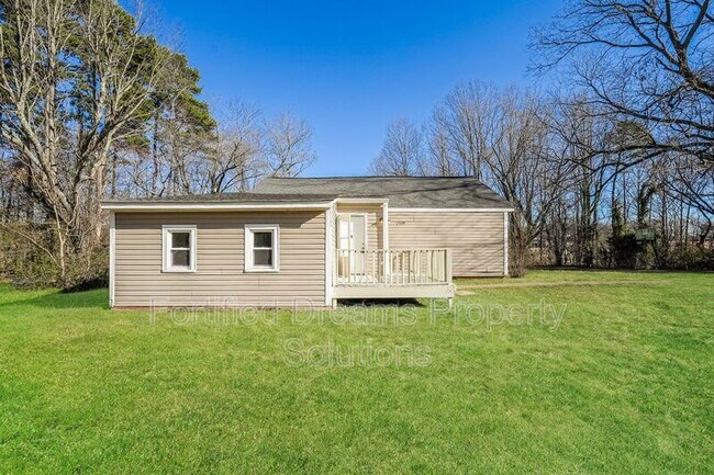 Building Photo - 3909 Burtis St