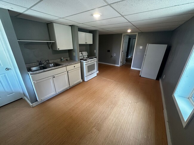 Building Photo - 1101 S 14th St Unit 1101 1/2 S 14th St.