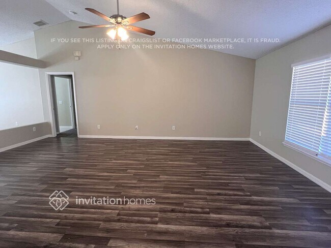 Photo - 19213 Starry St