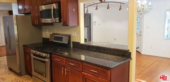 Photo - 7544 Flight Ave