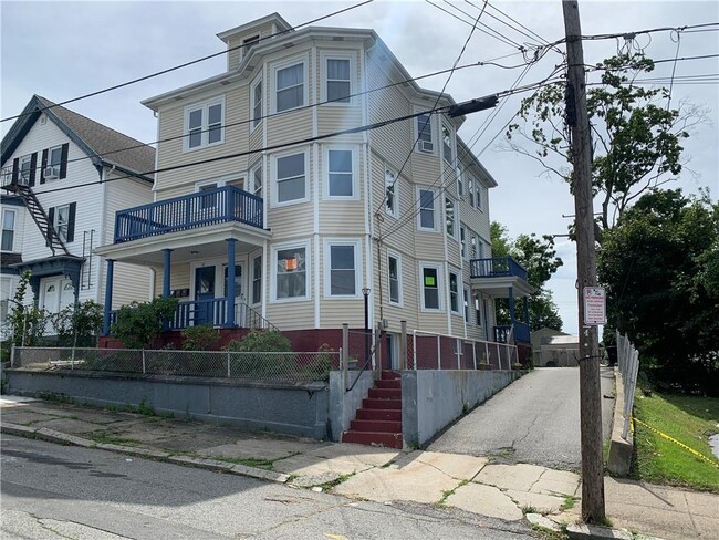 32 Sisson St Unit 1