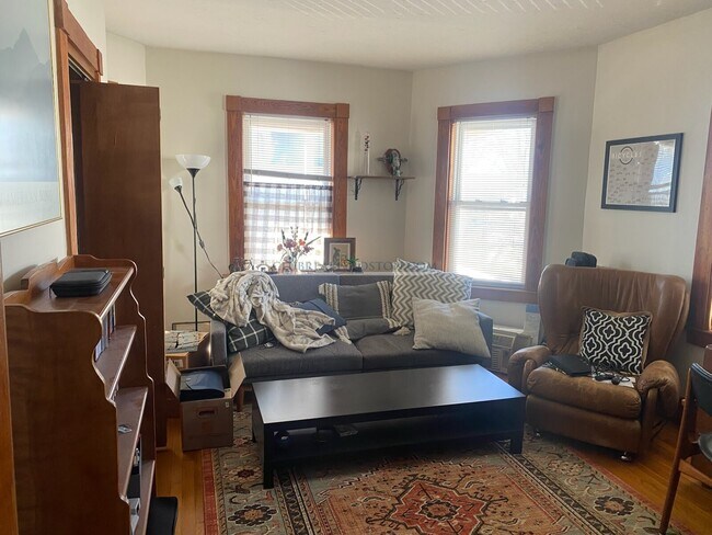 Photo - 366 Crescent St Unit 2