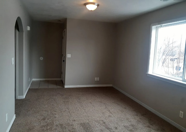 Photo - 2 Bed 1 Bath Apartment at Delmar Condominiums in Sugar City!