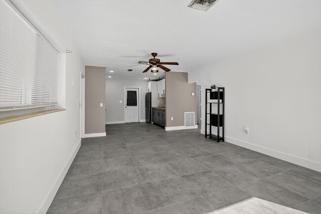 Photo - 642 SW 11th St