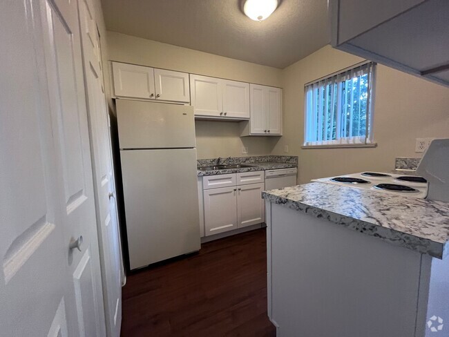 Building Photo - Lovely Duplex Community in Sandy, OR! One ... Unit 224884e5-4c9c-11ec-b8c9-069c1130714e Rental
