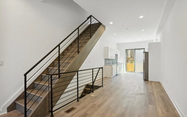 Photo - 721 N Dekalb St