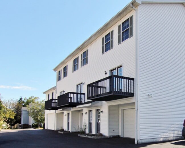 Building Photo - 14 Dora St Unit 4