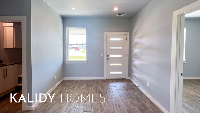 Photo - 206 Olde Ml Ct