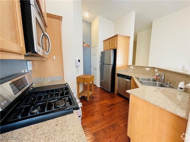 Building Photo - 10122 Aspen Rose St Unit 101 Rental