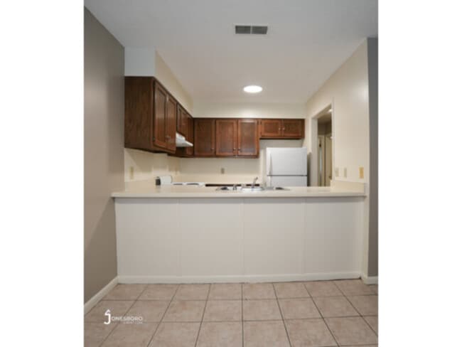 Photo - Lakewood Apartments: Premium location