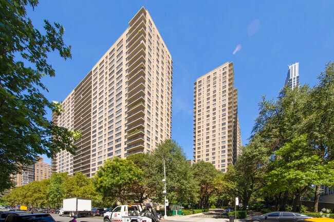 160 W End Ave New York, NY 10023-5601 - Lincoln Towers