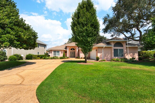 Photo - 817 Boulevard of the Champions