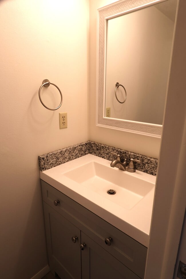 Photo - 1060 N 375 W