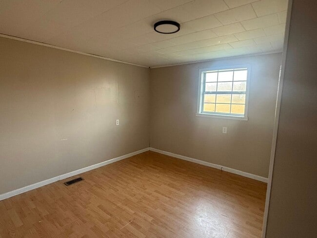 Photo - 585 Pleasant Hill Rd