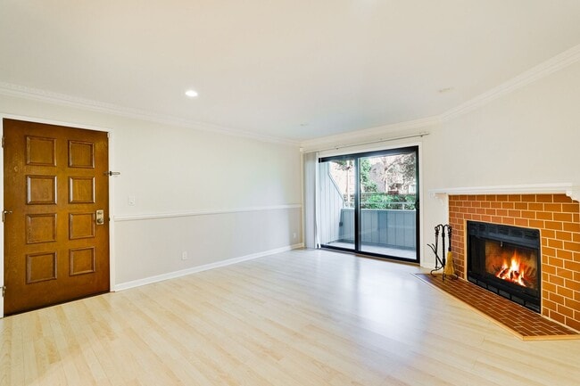 Photo - 2/2 Downstairs Condo in a Great Location Nestled Behind EBAY in The Hamilton Corners Community