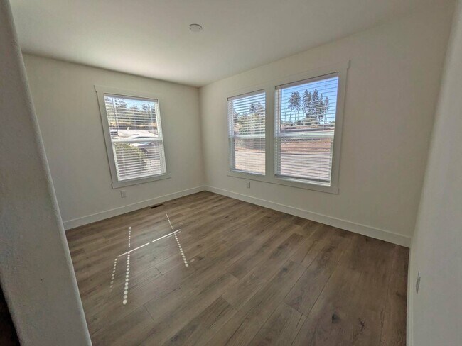 Photo - 5427 Edgewood Ln
