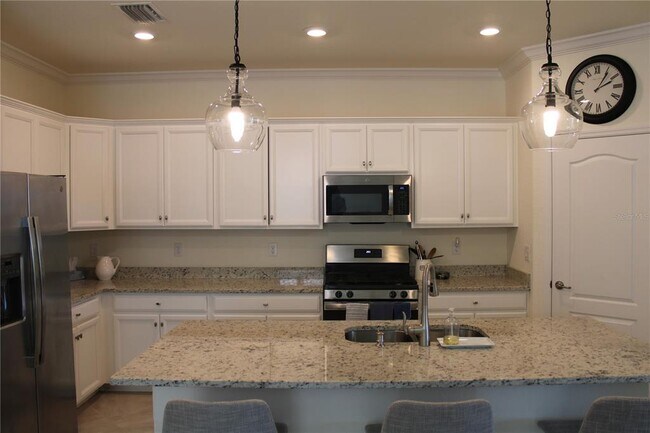 6647 Clairborne Ln