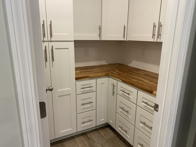 Photo - 423 High Ridge Ct