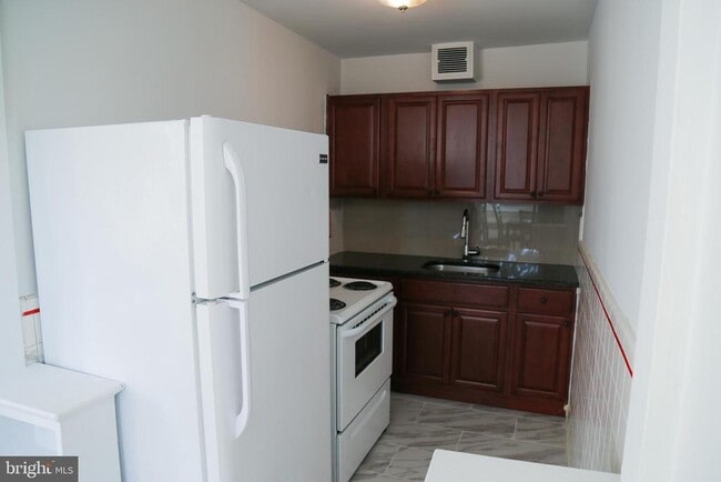 Photo - 105 St Laurence Rd