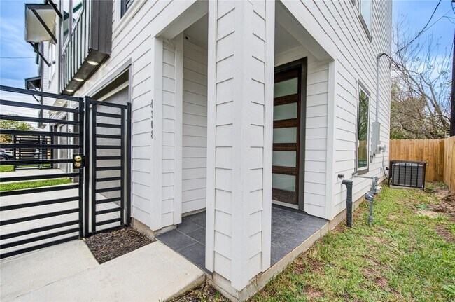 Photo - 4308 Alice St