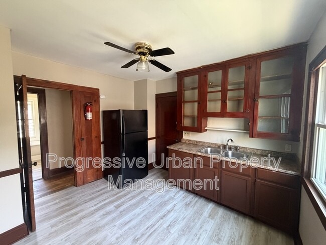 Photo - 14300 Darwin Ave