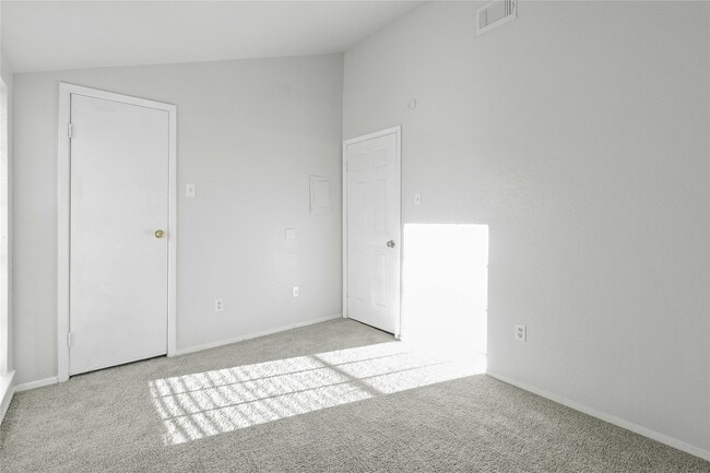 Photo - 8703 Victorian Village Dr Unit 8703