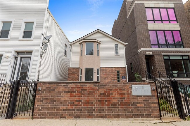 Building Photo - 1464 W Ohio St Rental