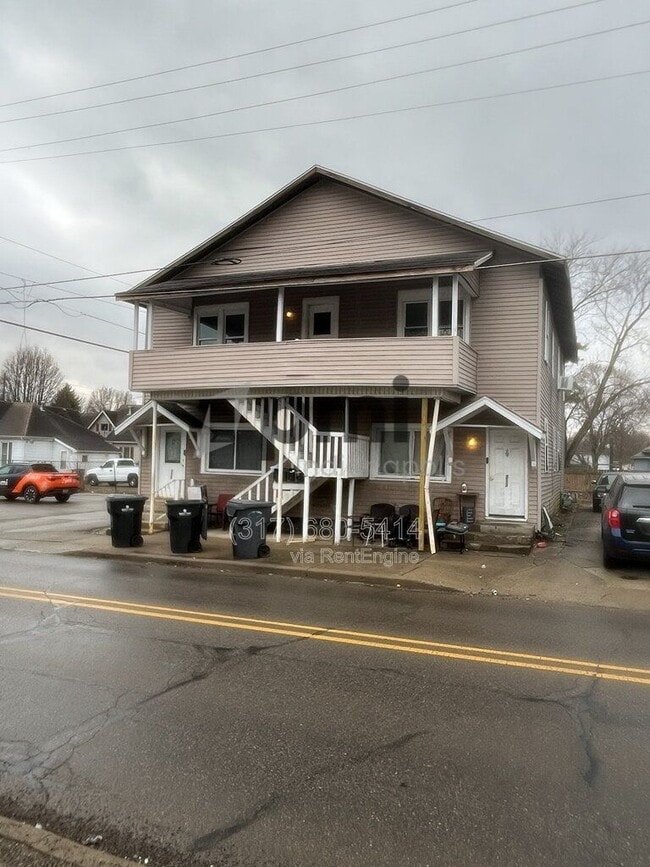 Building Photo - 215 1/2 S Madison Ave