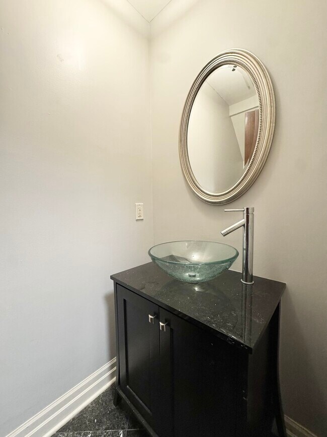 Photo - 1715 Summit St Unit 203