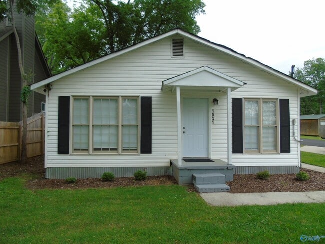 Photo - 1031 Halsey Ave NE House