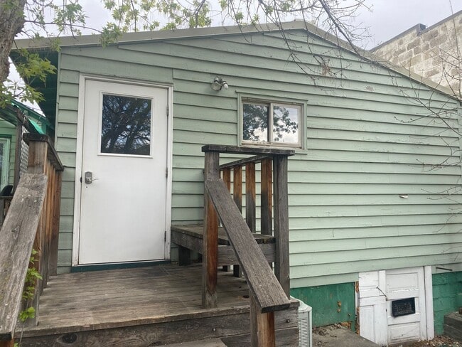 Building Photo - 22 S Woodard Ave Unit 22.5