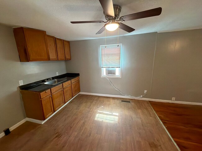 Building Photo - COMING SOON 3 Bed House!