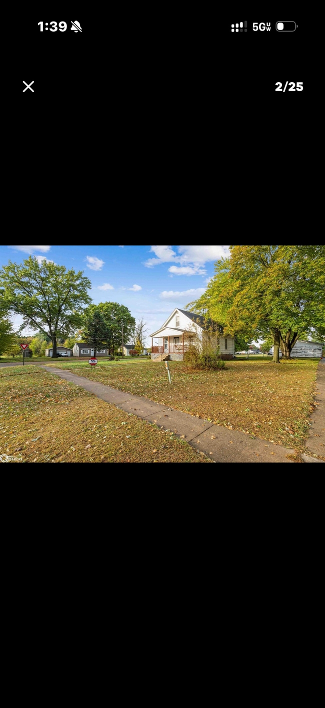 Photo - 406 Center St