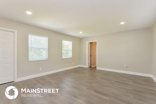 Photo - 983 N Waycross Cir