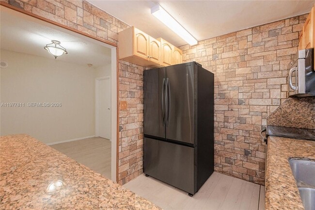 Photo - 17021 N Bay Rd