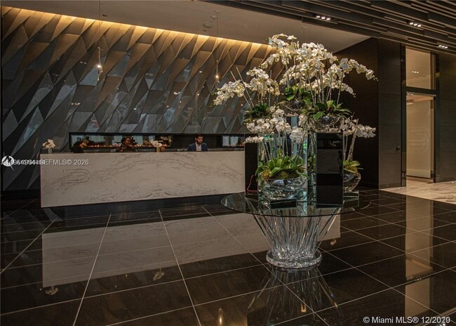 Photo - 851 NE 1st Ave Unidad 4911